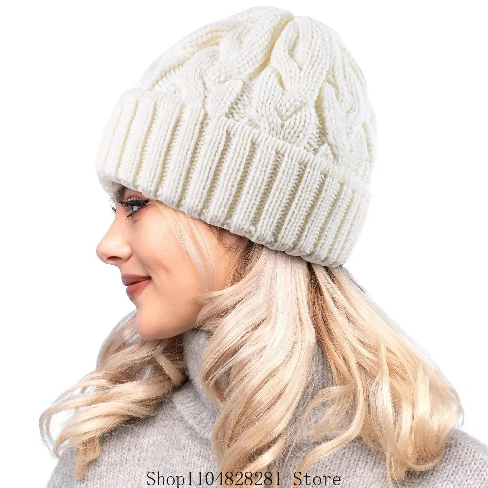 Chunky Knit Beanie – Warm & Stretchy