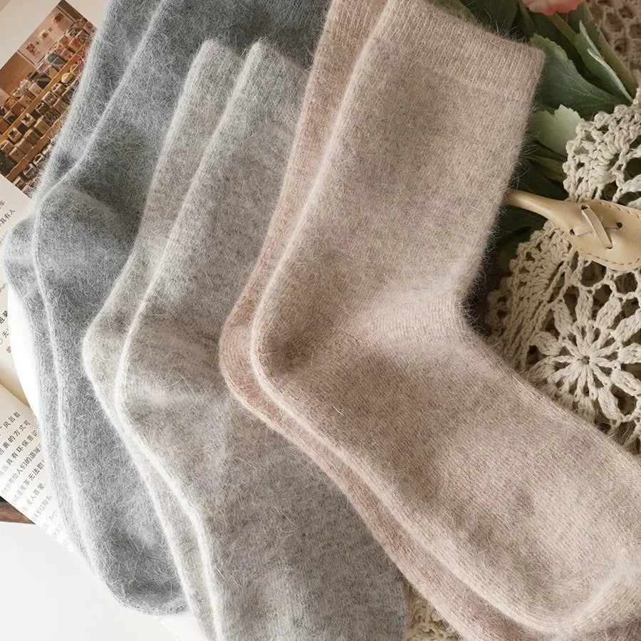 Cashmere Wool Socks – Thick & Cozy Mid-Tube