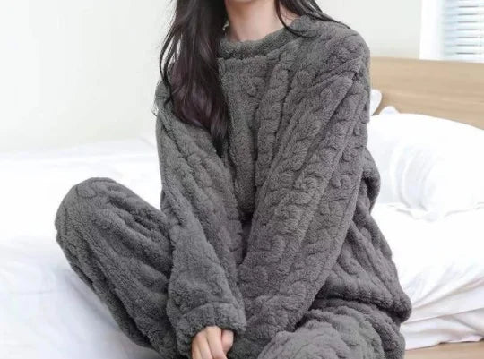 Fleece Pajama Set – Long Sleeve Top & Pants