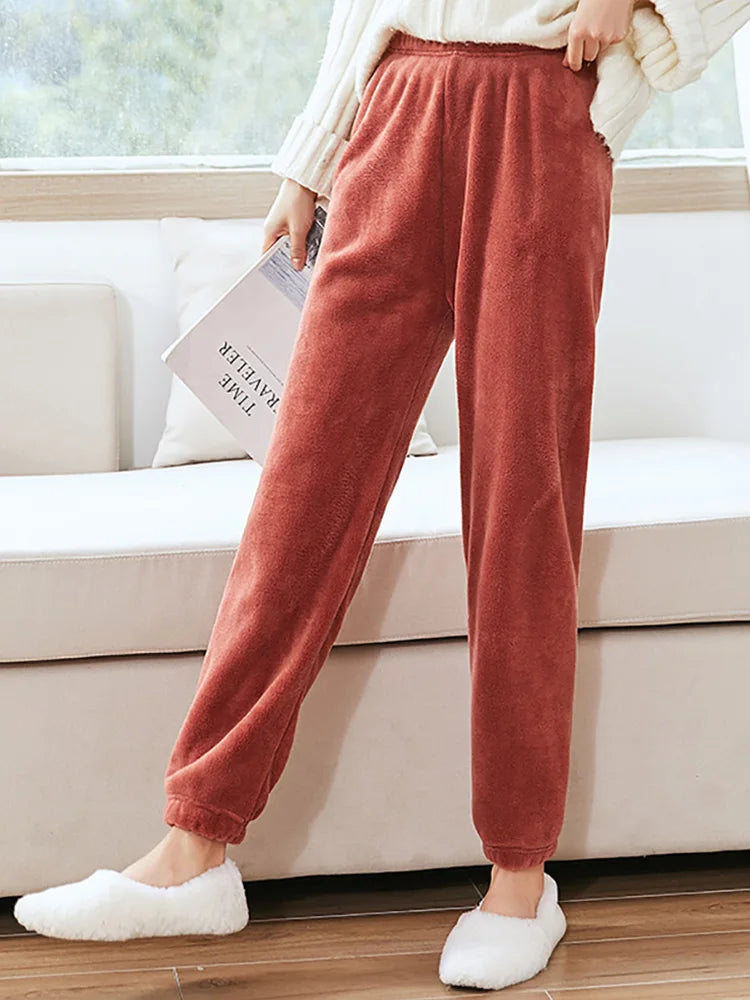 Winter Velvet Pajamas – Soft & Stretchy