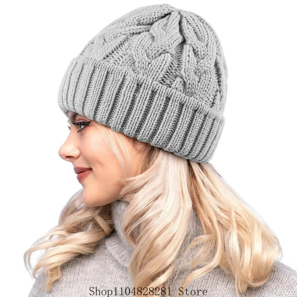 Chunky Knit Beanie – Warm & Stretchy